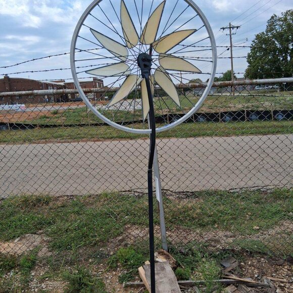 Stained glass spinning bike wheel - Picture 1 of 2